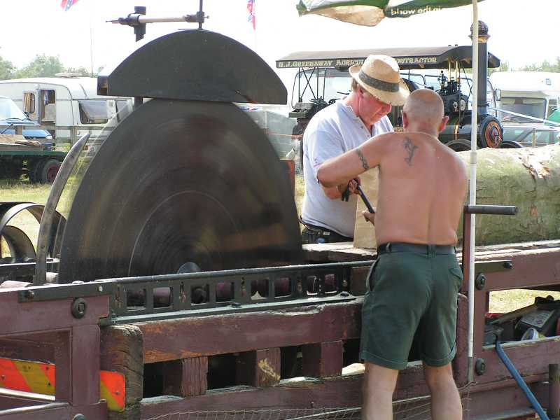 Traction Engine at Great Bucks Steam Rally  driven saw.