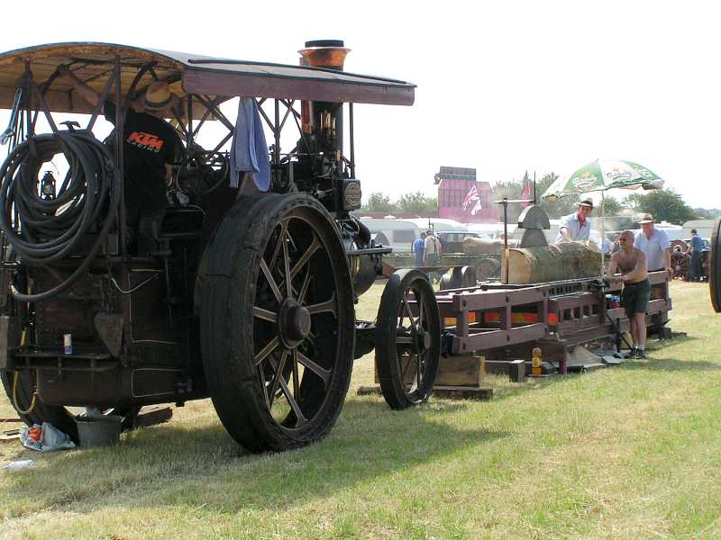 Traction Engine at Great Bucks Steam Rally  driven saw.