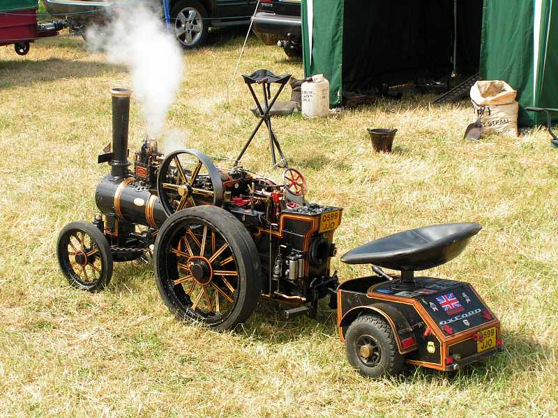 Model Traction Engine at Great Bucks Steam Rally s