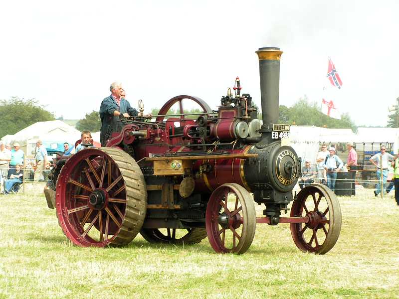 Traction Engine at Great Bucks Steam Rally s