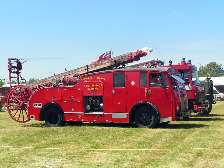 Vintage Fire Engines at Stoke Row Rally