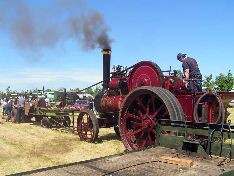 Traction Engine at Stoke Row Rally