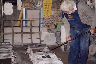 Making a casting at Gommes Forge